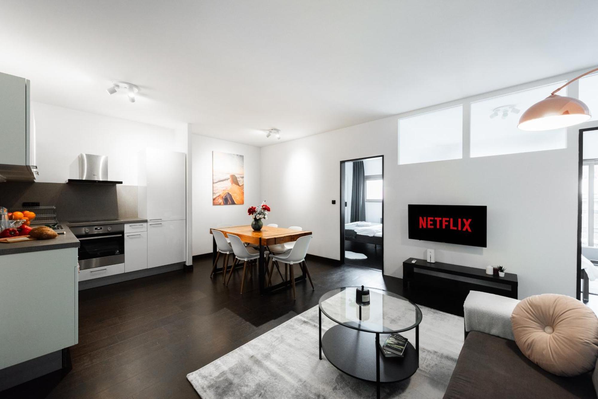 Spacious Apartments Near Karlin Square Πράγα Εξωτερικό φωτογραφία