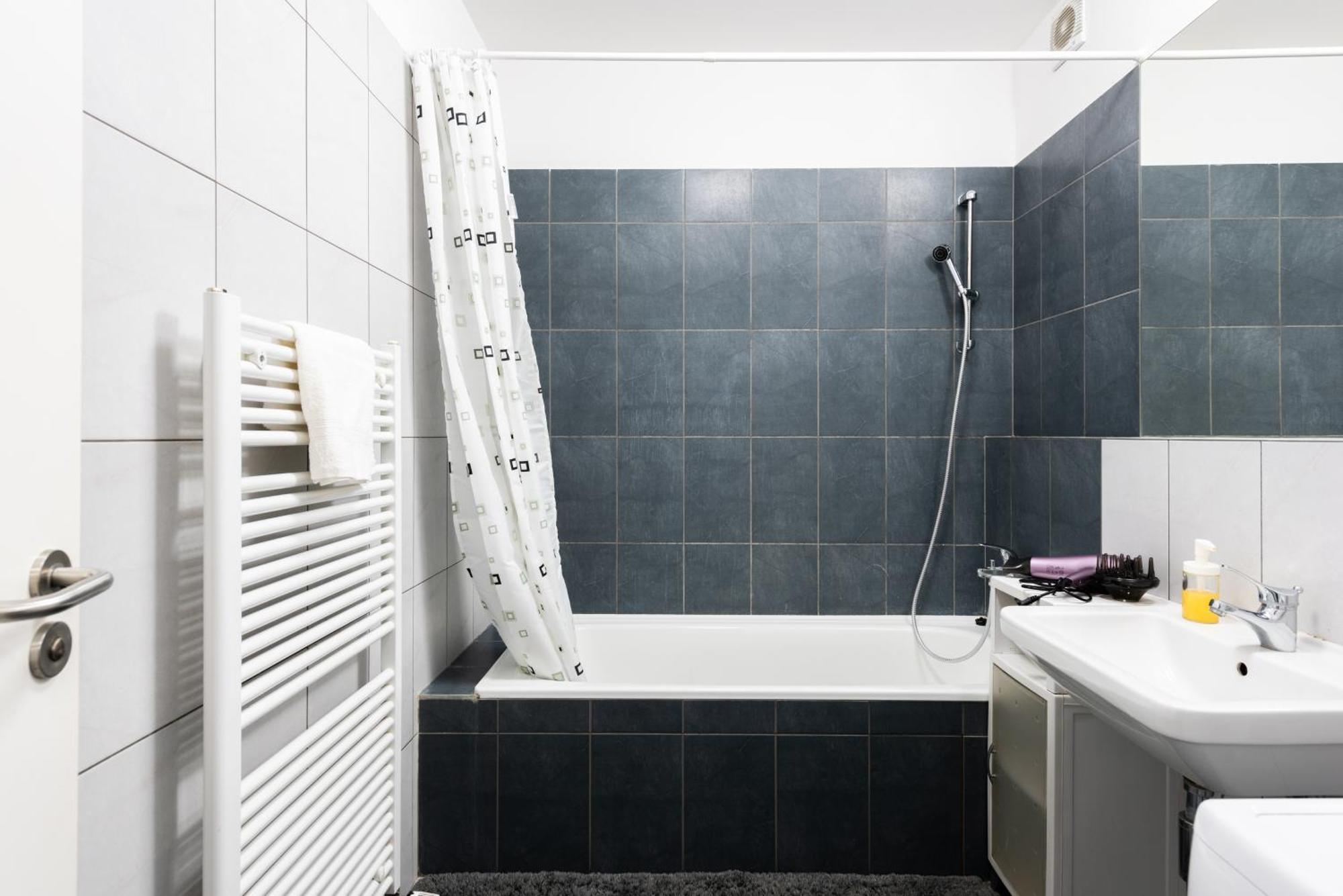 Spacious Apartments Near Karlin Square Πράγα Εξωτερικό φωτογραφία