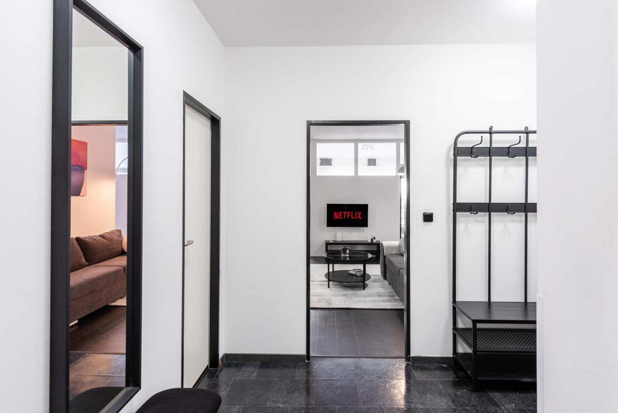Spacious Apartments Near Karlin Square Πράγα Εξωτερικό φωτογραφία