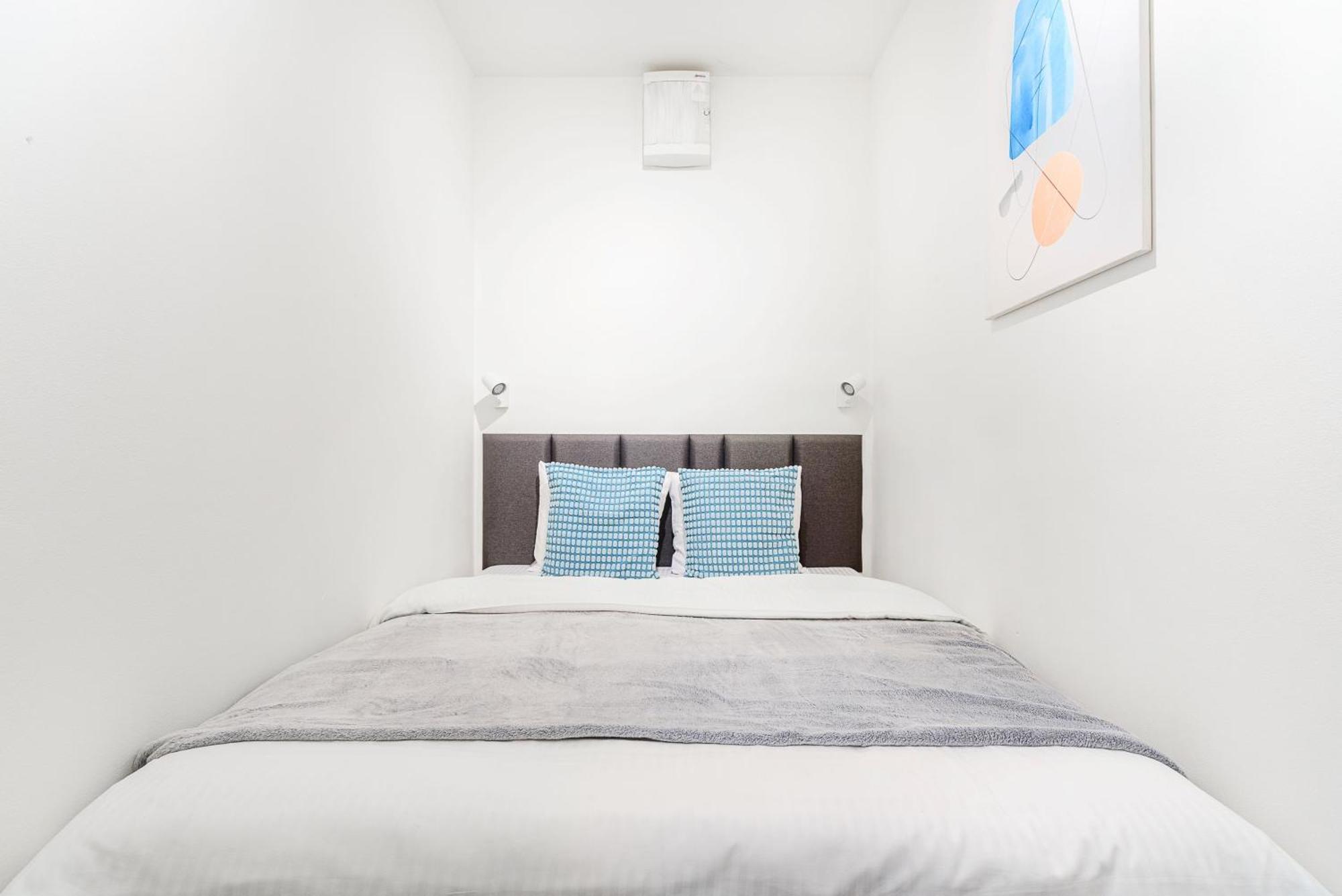 Spacious Apartments Near Karlin Square Πράγα Εξωτερικό φωτογραφία