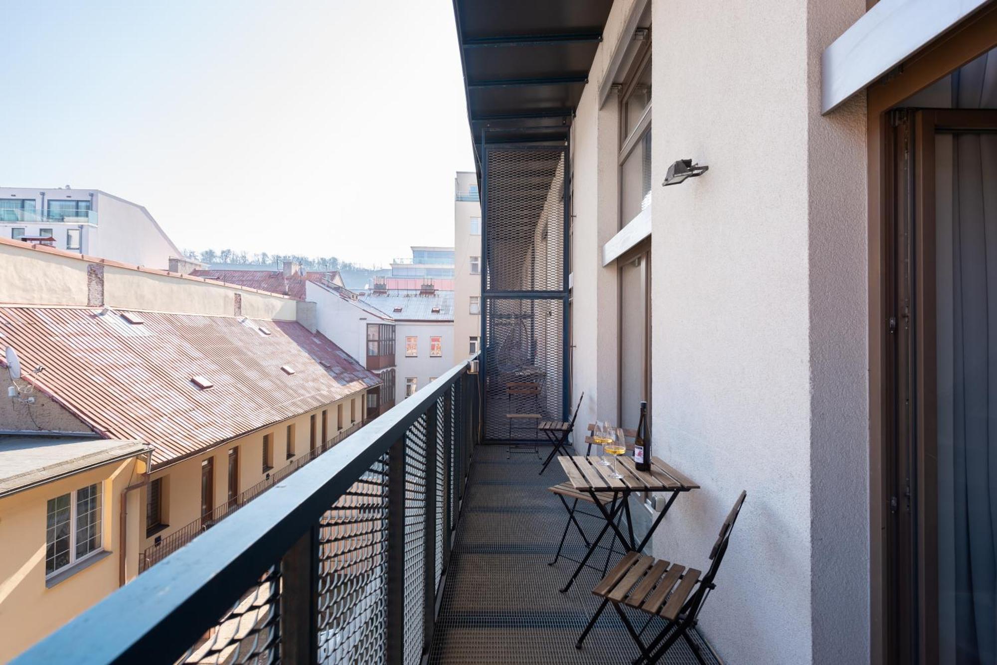 Spacious Apartments Near Karlin Square Πράγα Εξωτερικό φωτογραφία