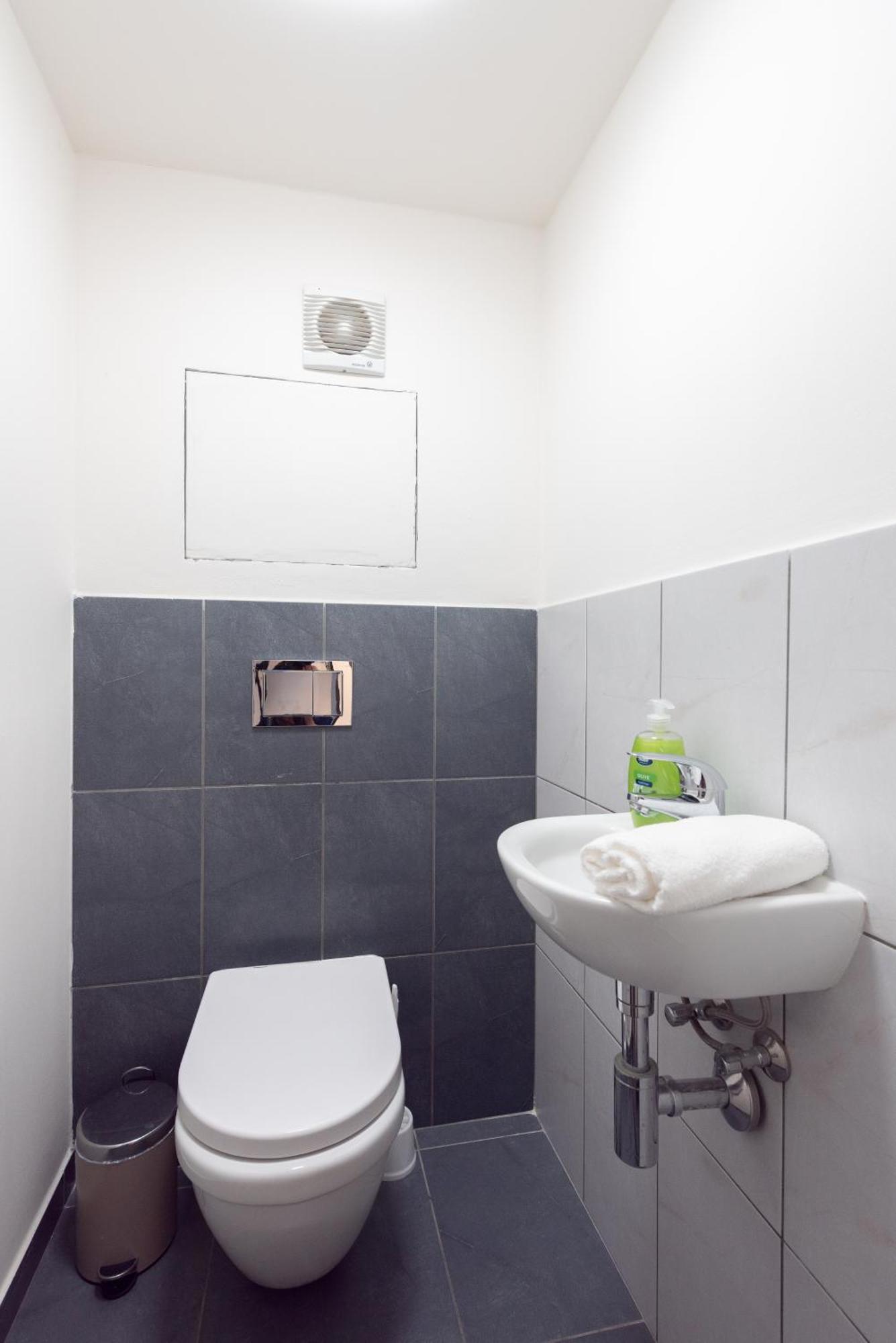 Spacious Apartments Near Karlin Square Πράγα Εξωτερικό φωτογραφία