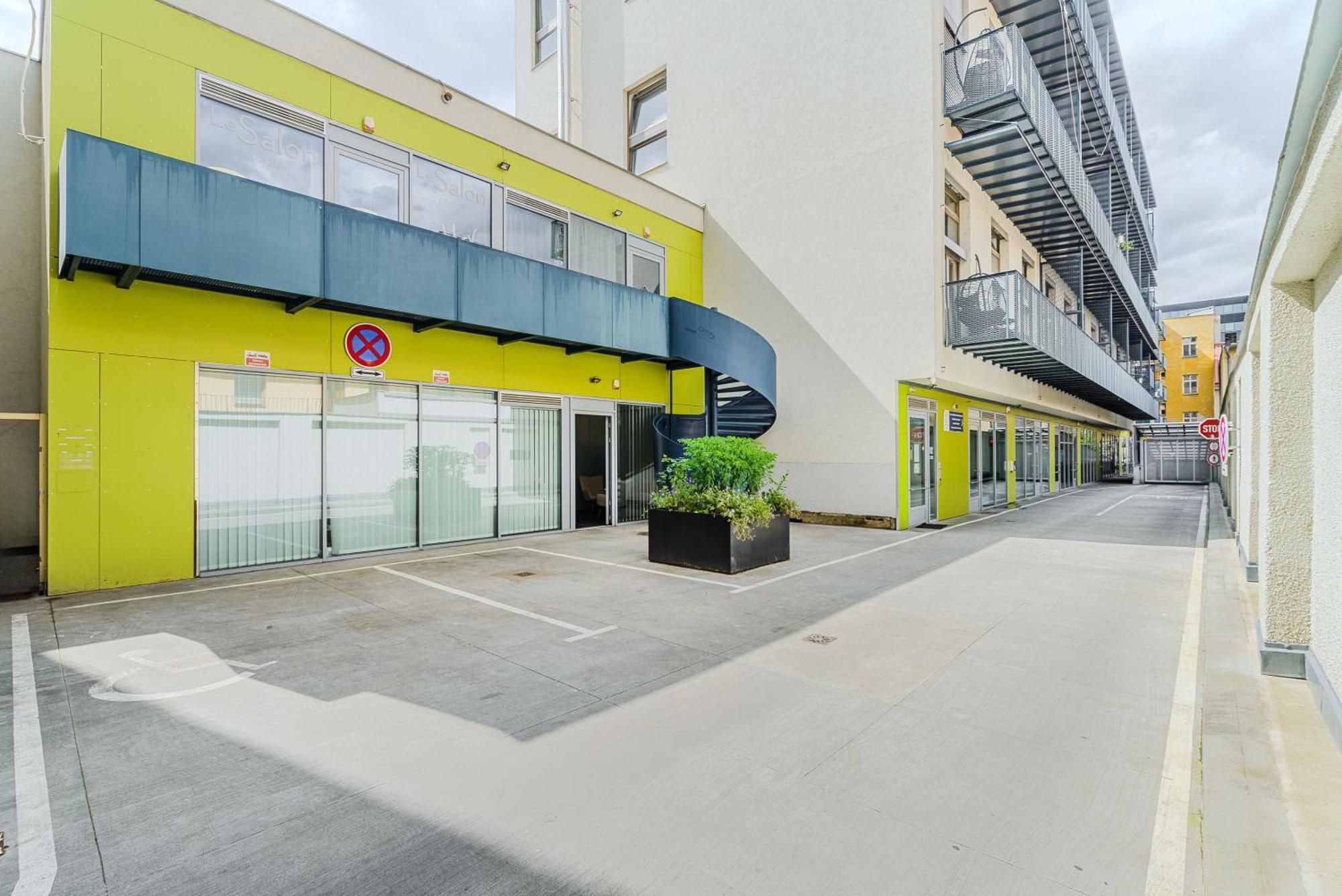 Spacious Apartments Near Karlin Square Πράγα Εξωτερικό φωτογραφία